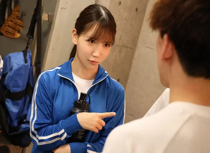 các thành viên nam trong câu lạc bộ bóng đá thay nhau quan hệ với cô gái xinh