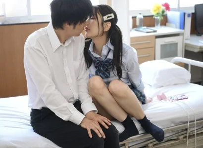 Gã nam sinh yếu đuối bị khoa khôi đè ra địt trong lớp