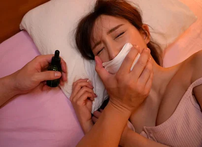 Gã chuốc thuốc mê cô em họ xinh đẹp và thực hiện hành vi quan hệ